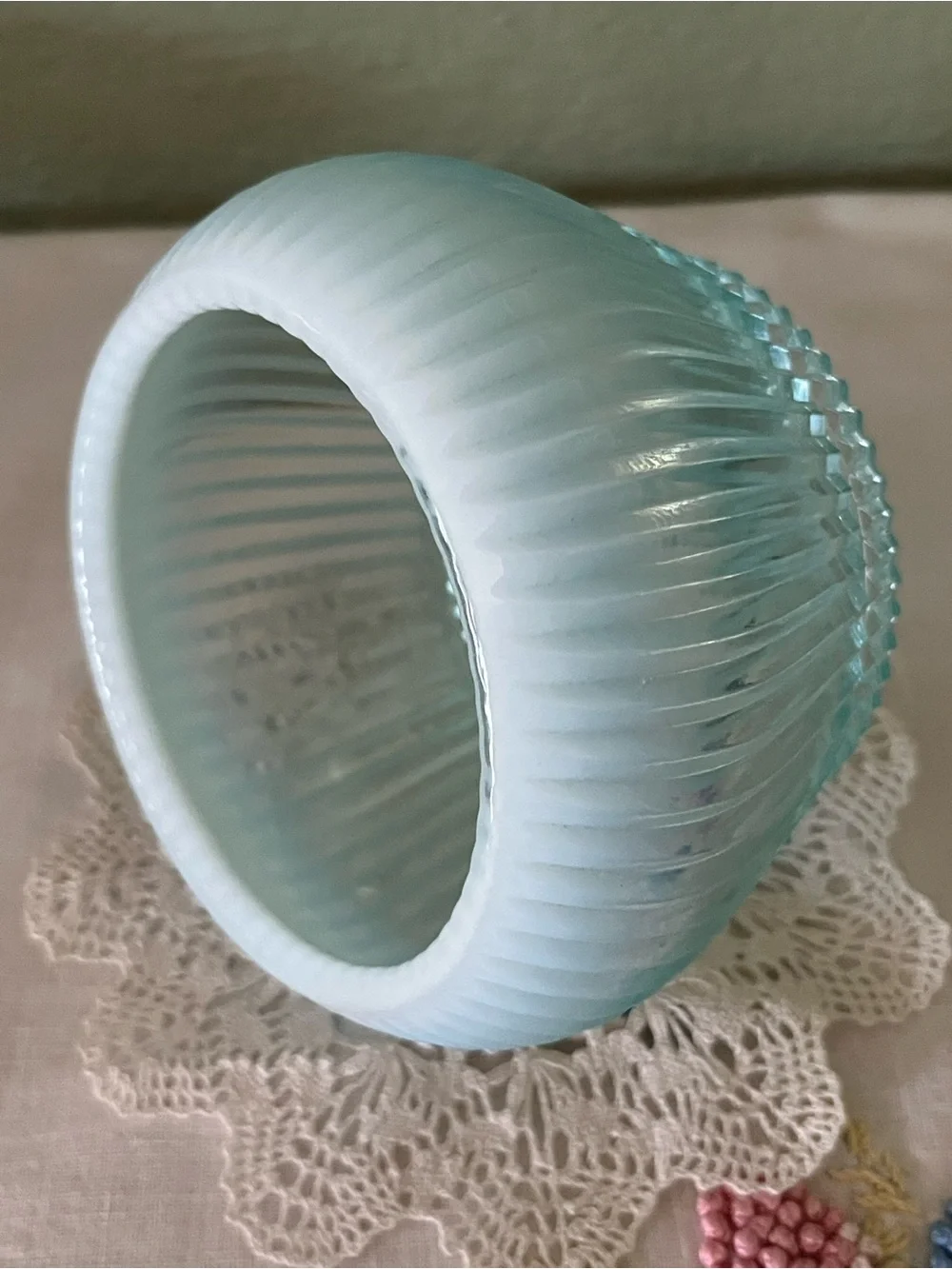 Vintage 1980s Fenton French Opalescent Rib Optic Glass Rose Bowl Vase, magnese